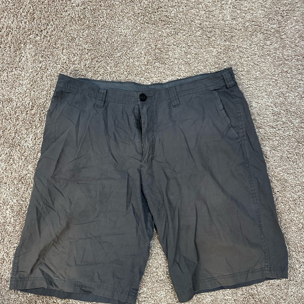 Columbia Men's Gray Casual Shorts
